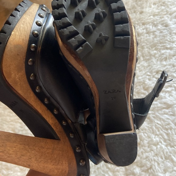 NWOT fabulous 5 1-2 inch wood and leather studded heels with heavy duty grips! - Picture 9 of 12